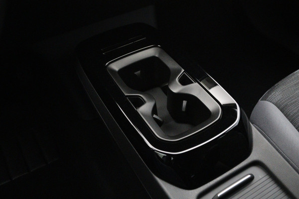 Volkswagen ID.4 Life 77 kWh 204 PK, Trekhaak, Carplay, WInterpakket, Adap. Cruise Control