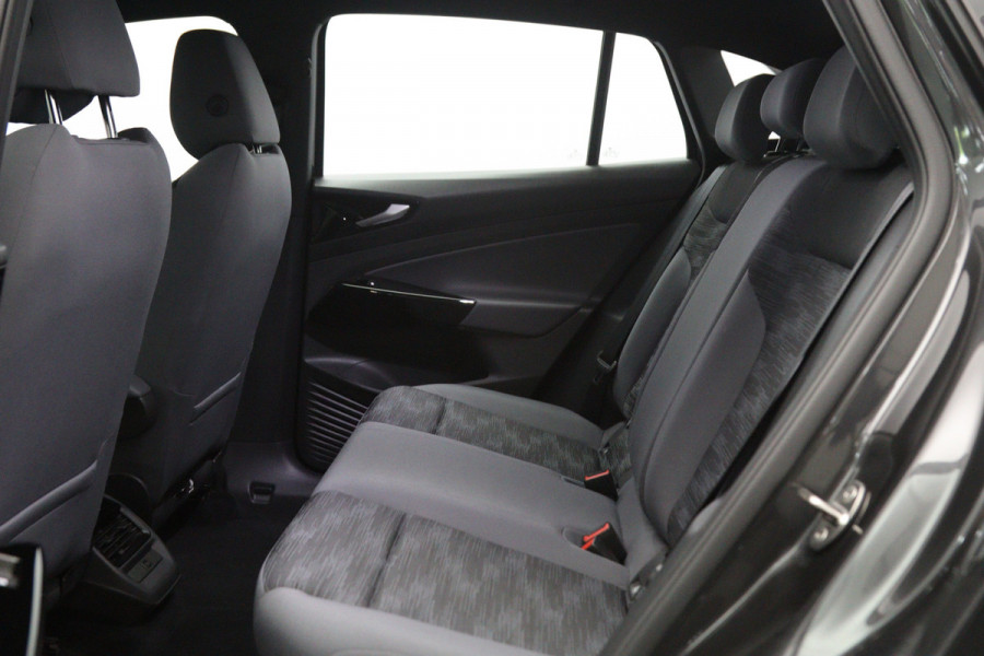 Volkswagen ID.4 Life 77 kWh 204 PK, Trekhaak, Carplay, WInterpakket, Adap. Cruise Control