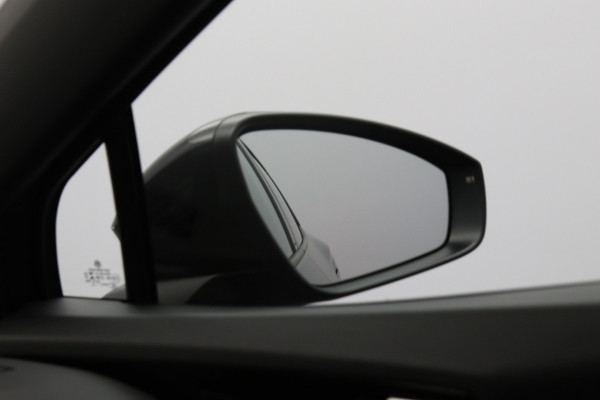 Volkswagen ID.4 Life 77 kWh 204 PK, Trekhaak, Carplay, WInterpakket, Adap. Cruise Control