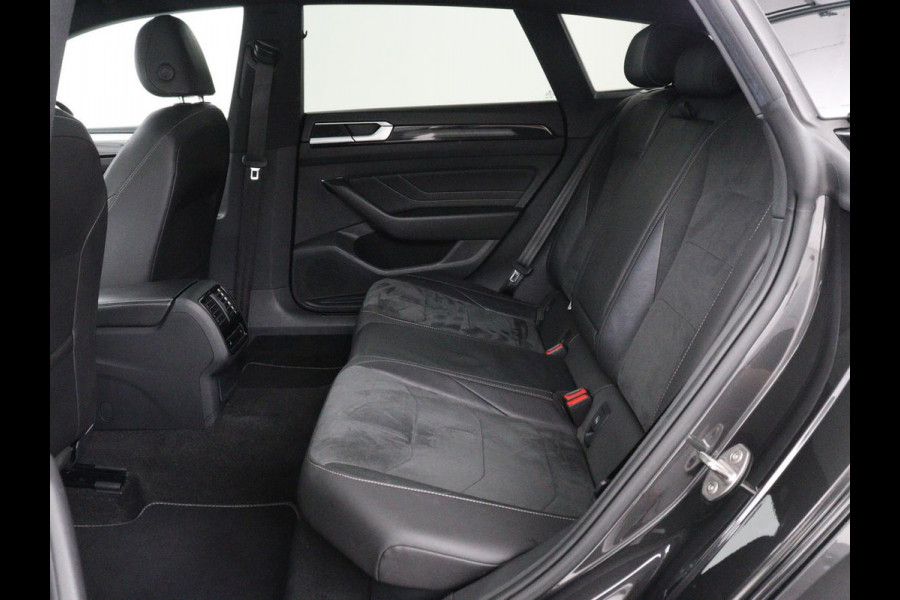 Volkswagen Arteon Shooting Brake 1.4 TSI eHybrid R-Line Business+ | SOH 91,1% | Panoramadak | Trekhaak | Stoelverwarming | Matrix LED | Carplay | Sfeerverlichting | Adaptive cruise | Leder/Alcantara | PHEV | Plug In