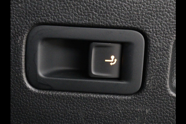 Volkswagen Arteon Shooting Brake 1.4 TSI eHybrid R-Line Business+ | SOH 91,1% | Panoramadak | Trekhaak | Stoelverwarming | Matrix LED | Carplay | Sfeerverlichting | Adaptive cruise | Leder/Alcantara | PHEV | Plug In
