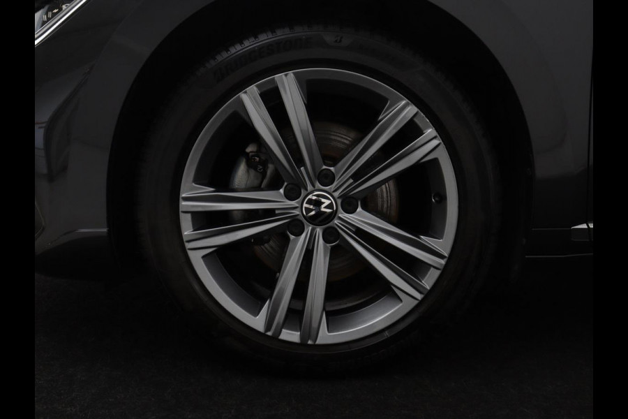 Volkswagen Arteon Shooting Brake 1.4 TSI eHybrid R-Line Business+ | SOH 91,1% | Panoramadak | Trekhaak | Stoelverwarming | Matrix LED | Carplay | Sfeerverlichting | Adaptive cruise | Leder/Alcantara | PHEV | Plug In