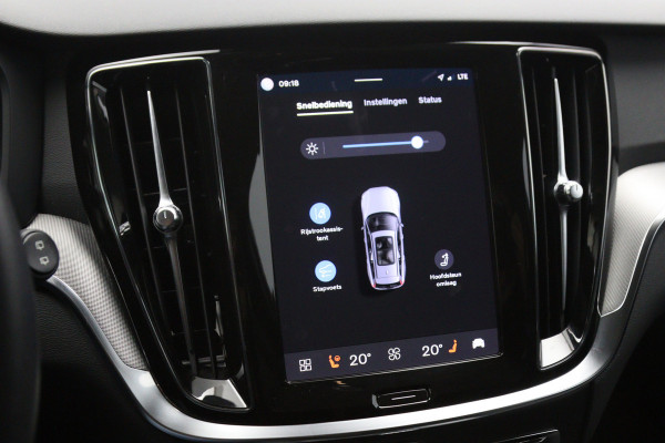 Volvo V60 2.0 T6 350 PK Plug-in hybrid AWD Plus Dark Long Range, Trekhaak, Camera, Winterpakket, Leder, Memory