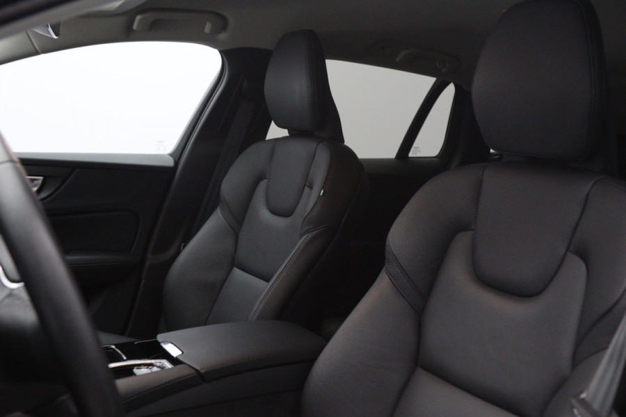 Volvo V60 2.0 T6 350 PK Plug-in hybrid AWD Plus Dark Long Range, Trekhaak, Camera, Winterpakket, Leder, Memory