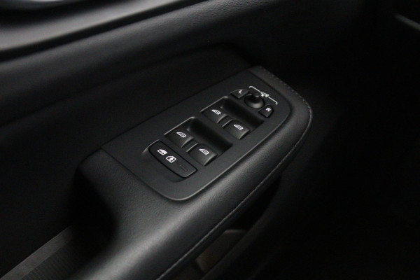 Volvo V60 2.0 T6 350 PK Plug-in hybrid AWD Plus Dark Long Range, Trekhaak, Camera, Winterpakket, Leder, Memory