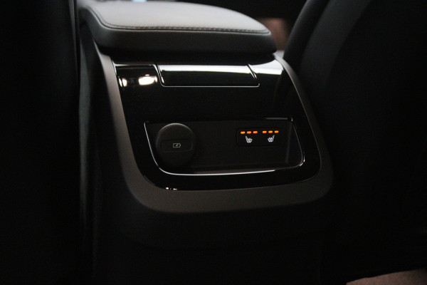 Volvo V60 2.0 T6 350 PK Plug-in hybrid AWD Plus Dark Long Range, Trekhaak, Camera, Winterpakket, Leder, Memory