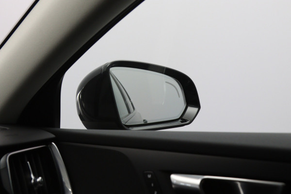 Volvo V60 2.0 T6 350 PK Plug-in hybrid AWD Plus Dark Long Range, Trekhaak, Camera, Winterpakket, Leder, Memory