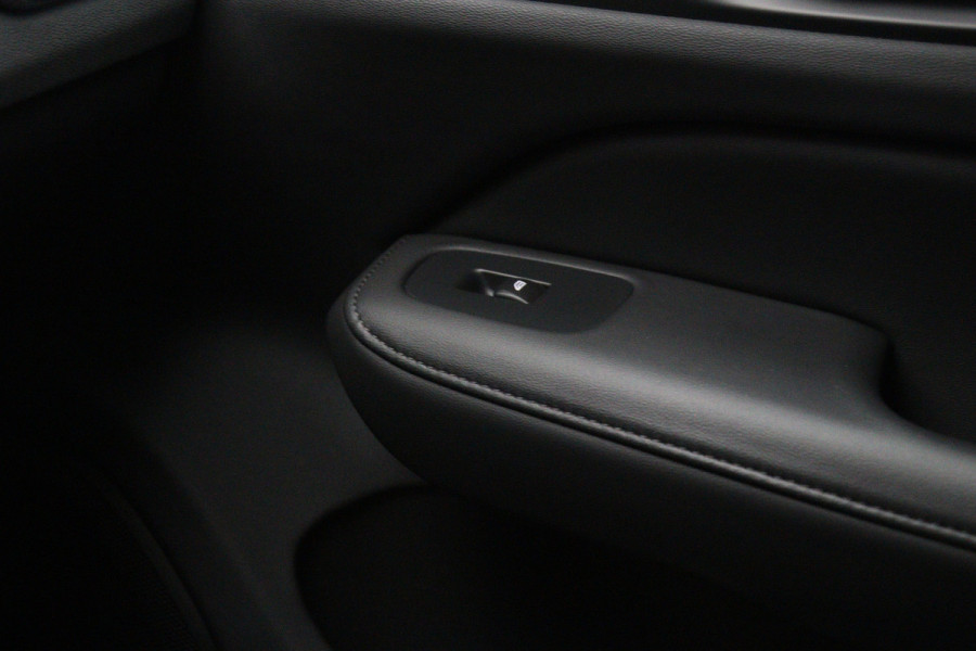 Volvo V60 2.0 T6 350 PK Plug-in hybrid AWD Plus Dark Long Range, Trekhaak, Camera, Winterpakket, Leder, Memory