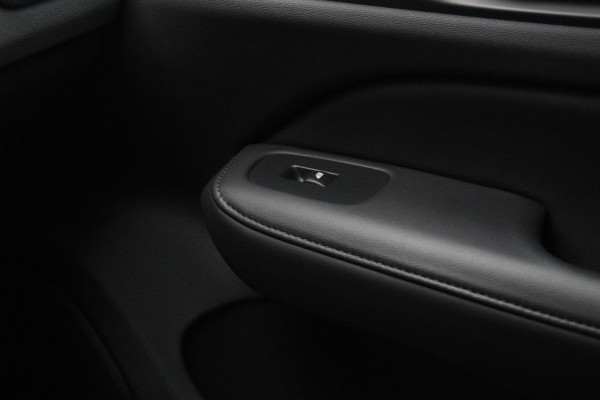 Volvo V60 2.0 T6 350 PK Plug-in hybrid AWD Plus Dark Long Range, Trekhaak, Camera, Winterpakket, Leder, Memory