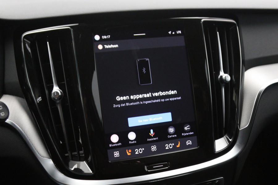 Volvo V60 2.0 T6 350 PK Plug-in hybrid AWD Plus Dark Long Range, Trekhaak, Camera, Winterpakket, Leder, Memory