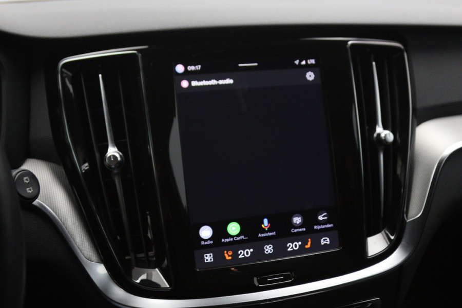 Volvo V60 2.0 T6 350 PK Plug-in hybrid AWD Plus Dark Long Range, Trekhaak, Camera, Winterpakket, Leder, Memory