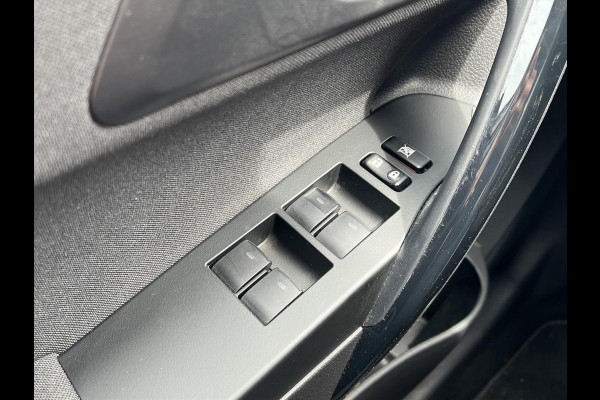 Toyota Auris 1.8 Hybrid Dynamic | Cruisecontrol, Keyless, Climate control, Navigatie