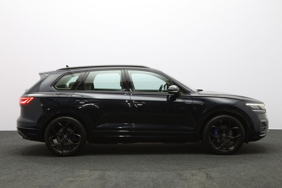 Volkswagen Touareg 3.0 TDI 286 PK R-Line, Luchtvering, Trekhaak, Panoramadak, Adap. Cruise Control