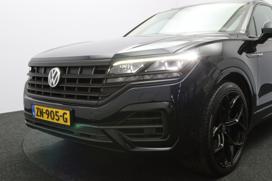 Volkswagen Touareg 3.0 TDI 286 PK R-Line, Luchtvering, Trekhaak, Panoramadak, Adap. Cruise Control