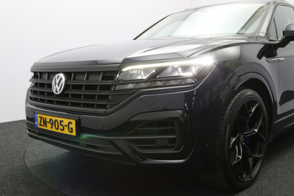 Volkswagen Touareg 3.0 TDI 286 PK R-Line, Luchtvering, Trekhaak, Panoramadak, Adap. Cruise Control