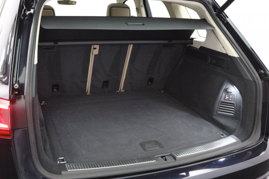 Volkswagen Touareg 3.0 TDI 286 PK R-Line, Luchtvering, Trekhaak, Panoramadak, Adap. Cruise Control