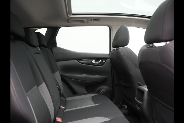 Nissan QASHQAI 1.3 DIG-T N-Connecta 160pk | Trekhaak Afn. | Panodak | 360 Camera | Stoelverwarming | Keyless | Apple Carplay | Navigatie | Cruise Control |