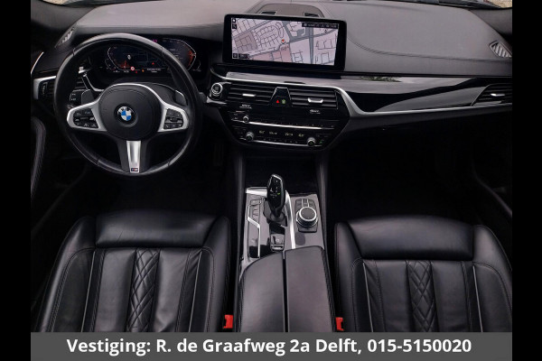 BMW 5 Serie Touring 530i Business Edition Plus | Schuif-/Kanteldak | Navigatie | Camera | Leder |