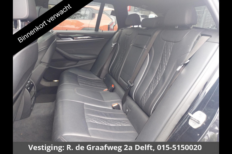 BMW 5 Serie Touring 530i Business Edition Plus | Schuif-/Kanteldak | Navigatie | Camera | Leder |