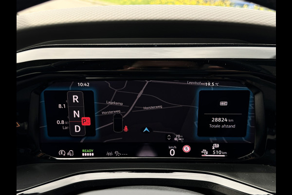 Volkswagen Multivan 1.5 eHybrid L2 Lang | Pano | Trekhaak | Head Up | IQ Light | Elektr. schuifdeuren | 1e eigenaar