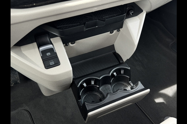 Volkswagen Multivan 1.5 eHybrid L2 Lang | Pano | Trekhaak | Head Up | IQ Light | Elektr. schuifdeuren | 1e eigenaar