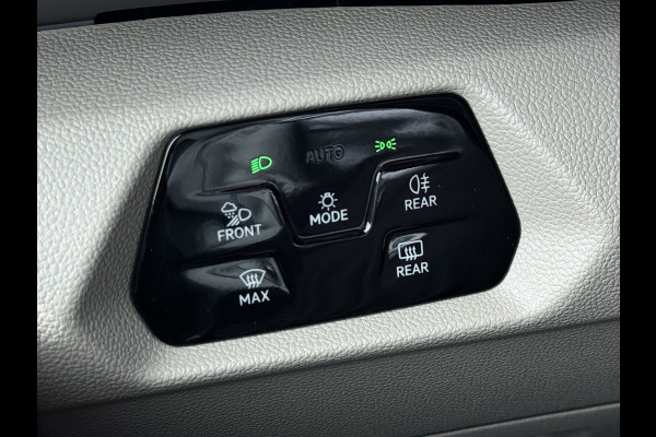 Volkswagen Multivan 1.5 eHybrid L2 Lang | Pano | Trekhaak | Head Up | IQ Light | Elektr. schuifdeuren | 1e eigenaar