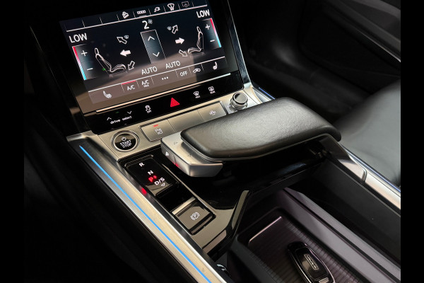 Audi e-tron 55 quattro S-line Black edition 407pk 95 kWh | VOL! | Pano | Trekhaak | B&O Sound | ACC | HuD | City&Tour Assist Pack