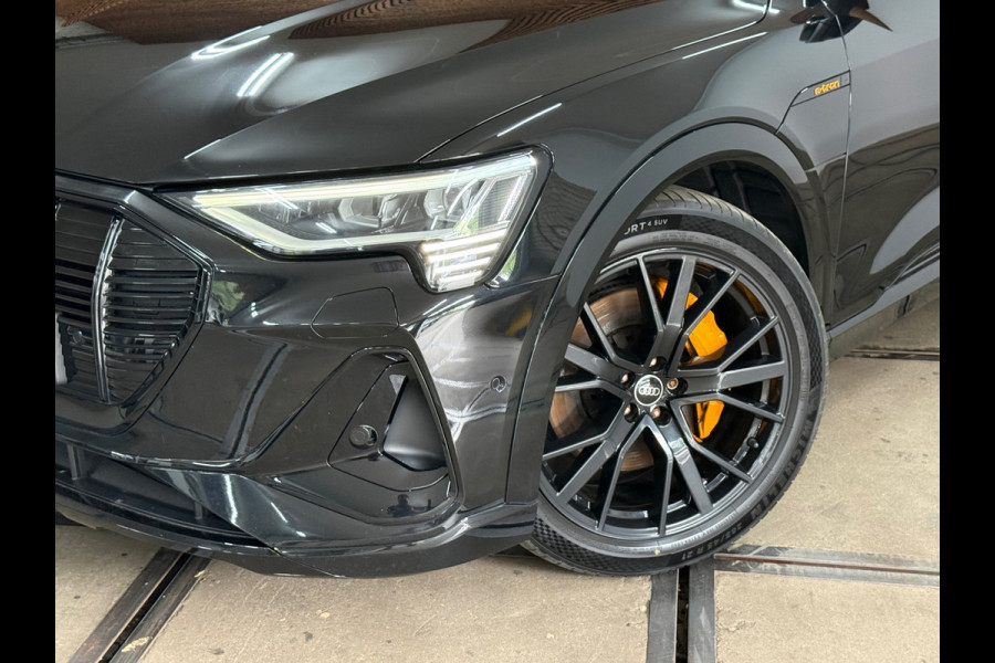Audi e-tron 55 quattro S-line Black edition 407pk 95 kWh | VOL! | Pano | Trekhaak | B&O Sound | ACC | HuD | City&Tour Assist Pack