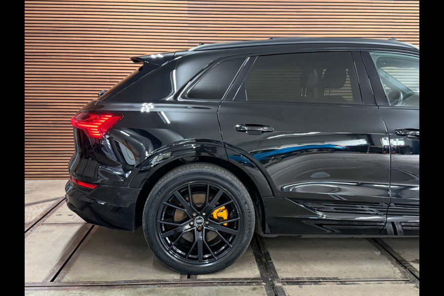 Audi e-tron 55 quattro S-line Black edition 407pk 95 kWh | VOL! | Pano | Trekhaak | B&O Sound | ACC | HuD | City&Tour Assist Pack
