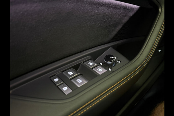 Audi e-tron 55 quattro S-line Black edition 407pk 95 kWh | VOL! | Pano | Trekhaak | B&O Sound | ACC | HuD | City&Tour Assist Pack