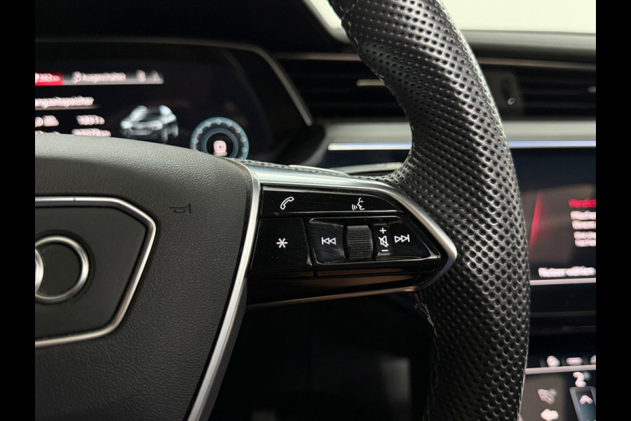 Audi e-tron 55 quattro S-line Black edition 407pk 95 kWh | VOL! | Pano | Trekhaak | B&O Sound | ACC | HuD | City&Tour Assist Pack