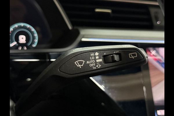 Audi e-tron 55 quattro S-line Black edition 407pk 95 kWh | VOL! | Pano | Trekhaak | B&O Sound | ACC | HuD | City&Tour Assist Pack