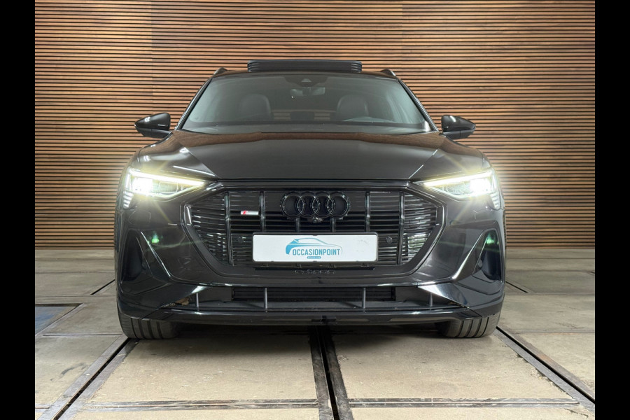Audi e-tron 55 quattro S-line Black edition 407pk 95 kWh | VOL! | Pano | Trekhaak | B&O Sound | ACC | HuD | City&Tour Assist Pack