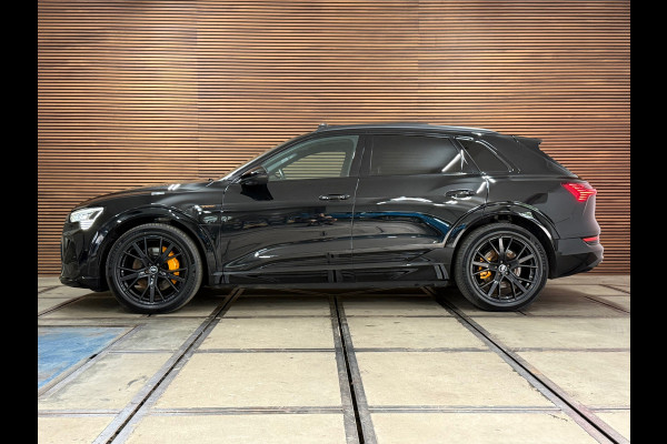 Audi e-tron 55 quattro S-line Black edition 407pk 95 kWh | VOL! | Pano | Trekhaak | B&O Sound | ACC | HuD | City&Tour Assist Pack