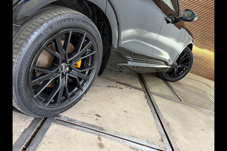 Audi e-tron 55 quattro S-line Black edition 407pk 95 kWh | VOL! | Pano | Trekhaak | B&O Sound | ACC | HuD | City&Tour Assist Pack