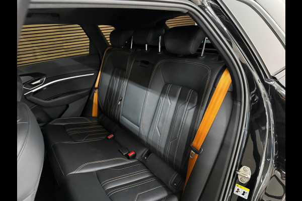 Audi e-tron 55 quattro S-line Black edition 407pk 95 kWh | VOL! | Pano | Trekhaak | B&O Sound | ACC | HuD | City&Tour Assist Pack