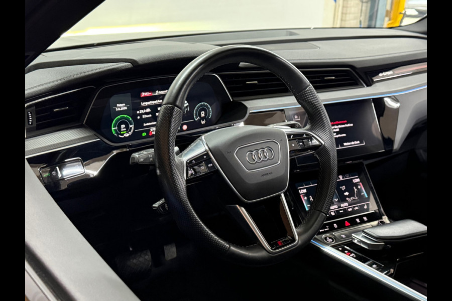 Audi e-tron 55 quattro S-line Black edition 407pk 95 kWh | VOL! | Pano | Trekhaak | B&O Sound | ACC | HuD | City&Tour Assist Pack