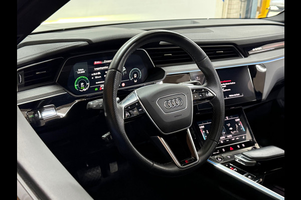 Audi e-tron 55 quattro S-line Black edition 407pk 95 kWh | VOL! | Pano | Trekhaak | B&O Sound | ACC | HuD | City&Tour Assist Pack