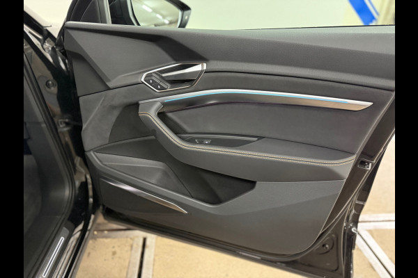 Audi e-tron 55 quattro S-line Black edition 407pk 95 kWh | VOL! | Pano | Trekhaak | B&O Sound | ACC | HuD | City&Tour Assist Pack