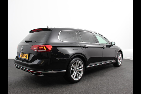 Volkswagen Passat Variant 1.5 TSI 150 pk DSG Elegance High Navigatie Apple Carplay/Android Auto Parkeersensoren Camera Elektrische achterklep Adaptieve Cruise Control Virtual Cockpit Afneembare trekhaak Ledverlichting Bestuurderstoel elektrisch