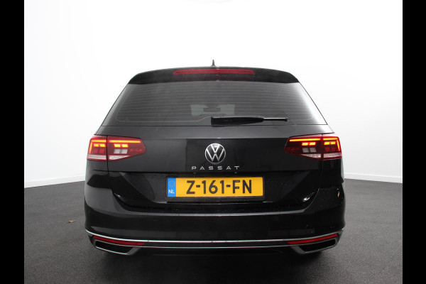 Volkswagen Passat Variant 1.5 TSI 150 pk DSG Elegance High Navigatie Apple Carplay/Android Auto Parkeersensoren Camera Elektrische achterklep Adaptieve Cruise Control Virtual Cockpit Afneembare trekhaak Ledverlichting Bestuurderstoel elektrisch