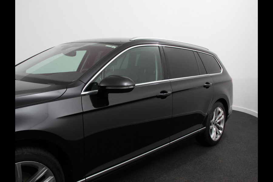 Volkswagen Passat Variant 1.5 TSI 150 pk DSG Elegance High Navigatie Apple Carplay/Android Auto Parkeersensoren Camera Elektrische achterklep Adaptieve Cruise Control Virtual Cockpit Afneembare trekhaak Ledverlichting Bestuurderstoel elektrisch