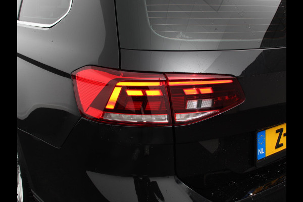 Volkswagen Passat Variant 1.5 TSI 150 pk DSG Elegance High Navigatie Apple Carplay/Android Auto Parkeersensoren Camera Elektrische achterklep Adaptieve Cruise Control Virtual Cockpit Afneembare trekhaak Ledverlichting Bestuurderstoel elektrisch