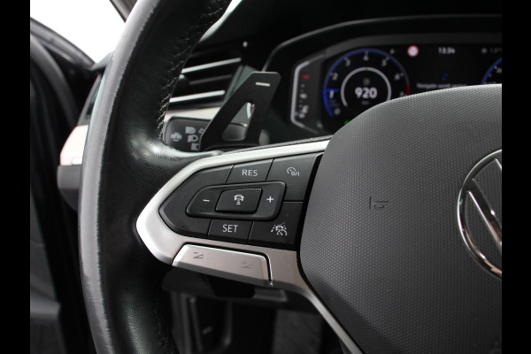 Volkswagen Passat Variant 1.5 TSI 150 pk DSG Elegance High Navigatie Apple Carplay/Android Auto Parkeersensoren Camera Elektrische achterklep Adaptieve Cruise Control Virtual Cockpit Afneembare trekhaak Ledverlichting Bestuurderstoel elektrisch
