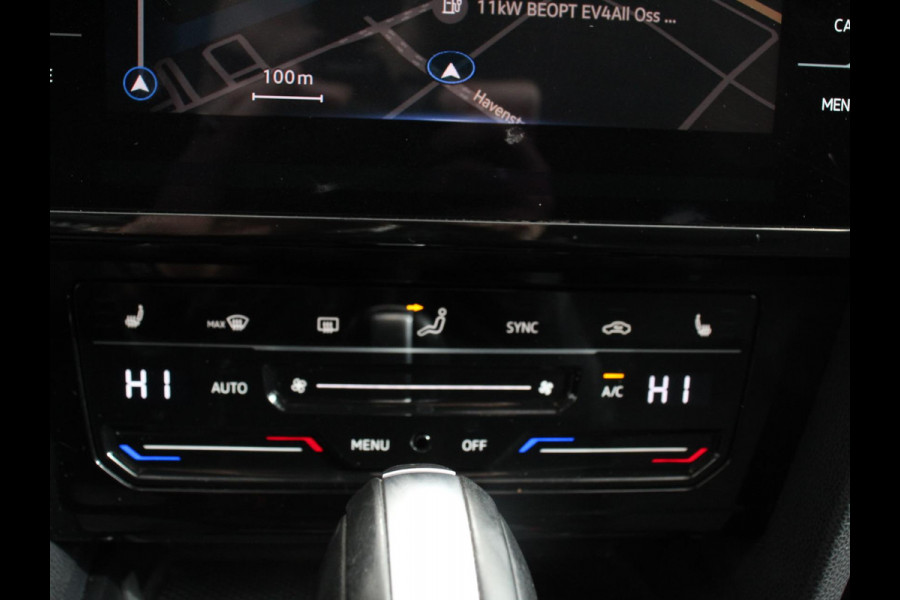 Volkswagen Passat Variant 1.5 TSI 150 pk DSG Elegance High Navigatie Apple Carplay/Android Auto Parkeersensoren Camera Elektrische achterklep Adaptieve Cruise Control Virtual Cockpit Afneembare trekhaak Ledverlichting Bestuurderstoel elektrisch