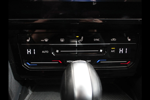 Volkswagen Passat Variant 1.5 TSI 150 pk DSG Elegance High Navigatie Apple Carplay/Android Auto Parkeersensoren Camera Elektrische achterklep Adaptieve Cruise Control Virtual Cockpit Afneembare trekhaak Ledverlichting Bestuurderstoel elektrisch