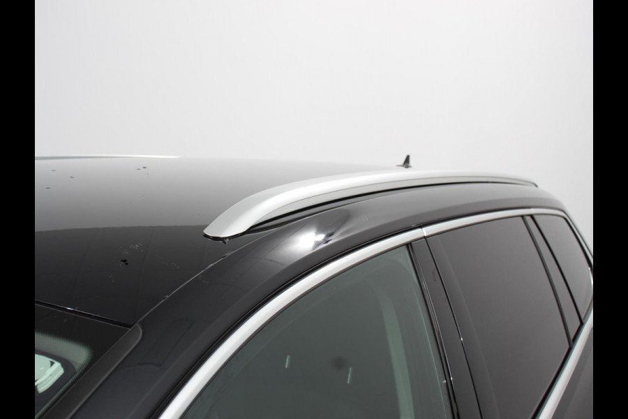 Volkswagen Passat Variant 1.5 TSI 150 pk DSG Elegance High Navigatie Apple Carplay/Android Auto Parkeersensoren Camera Elektrische achterklep Adaptieve Cruise Control Virtual Cockpit Afneembare trekhaak Ledverlichting Bestuurderstoel elektrisch