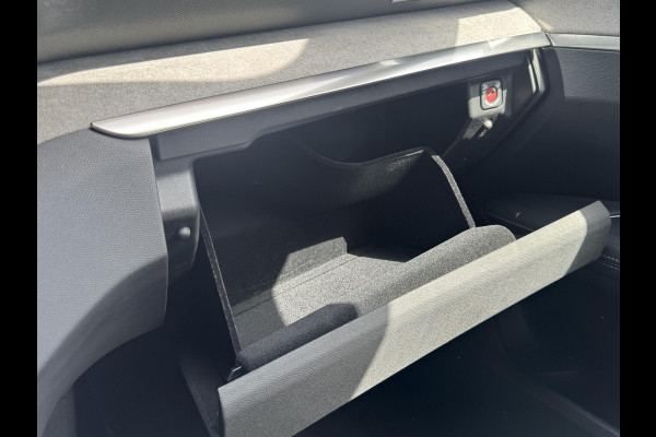 Peugeot 3008 1.6 HYbrid 225 GT | El. kofferklep | Stoelverwarming | Prijs is rijklaar