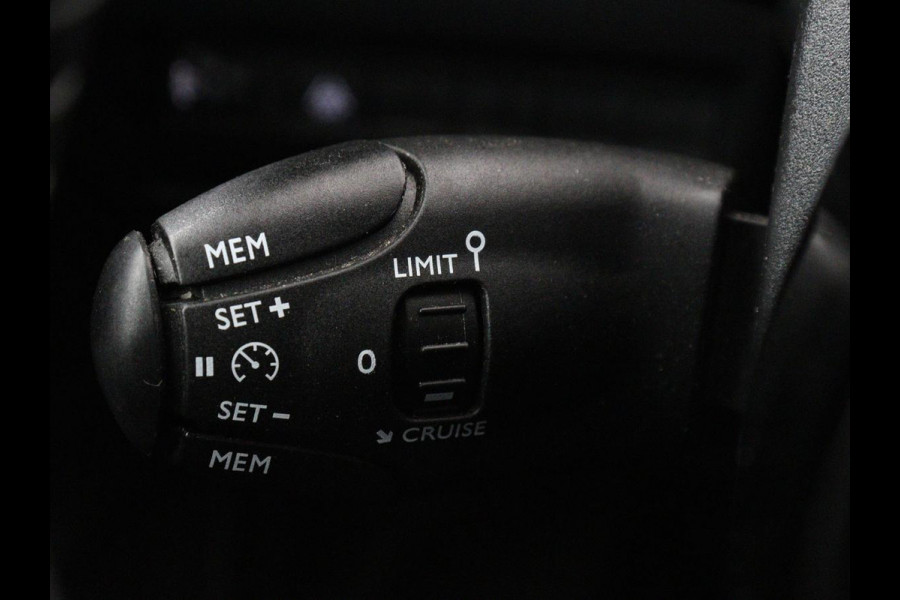 Peugeot e-208 EV Active 50 kWh | SOH 92,2% | Stoelverwarming | Carplay | Climate control | Bluetooth | Cruise control | Keyless start