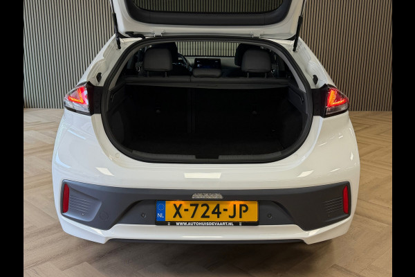 Hyundai IONIQ 1.6 GDi Premium - Plus Sky AIRCO NAVIGATIE CAMERA APPLE CARPLAY USB BLUETOOTH PDC STOEL/STUURVERWARMING KEYLESS-GO